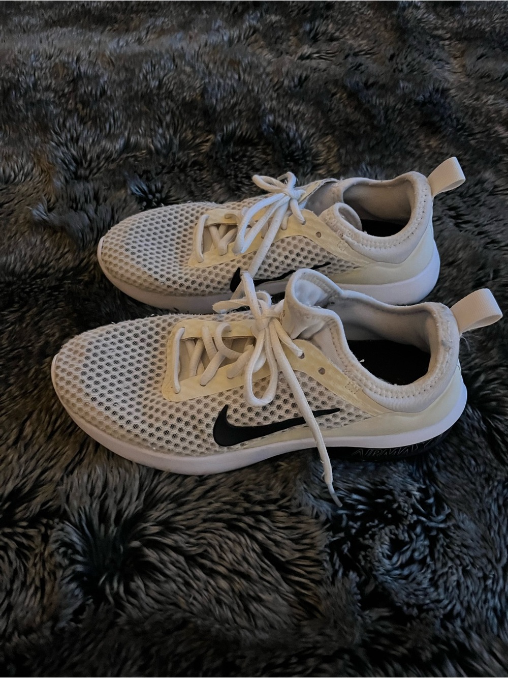Nike White Mesh Sneakers with Black Swoosh women’s 8 - Picture 5 of 6